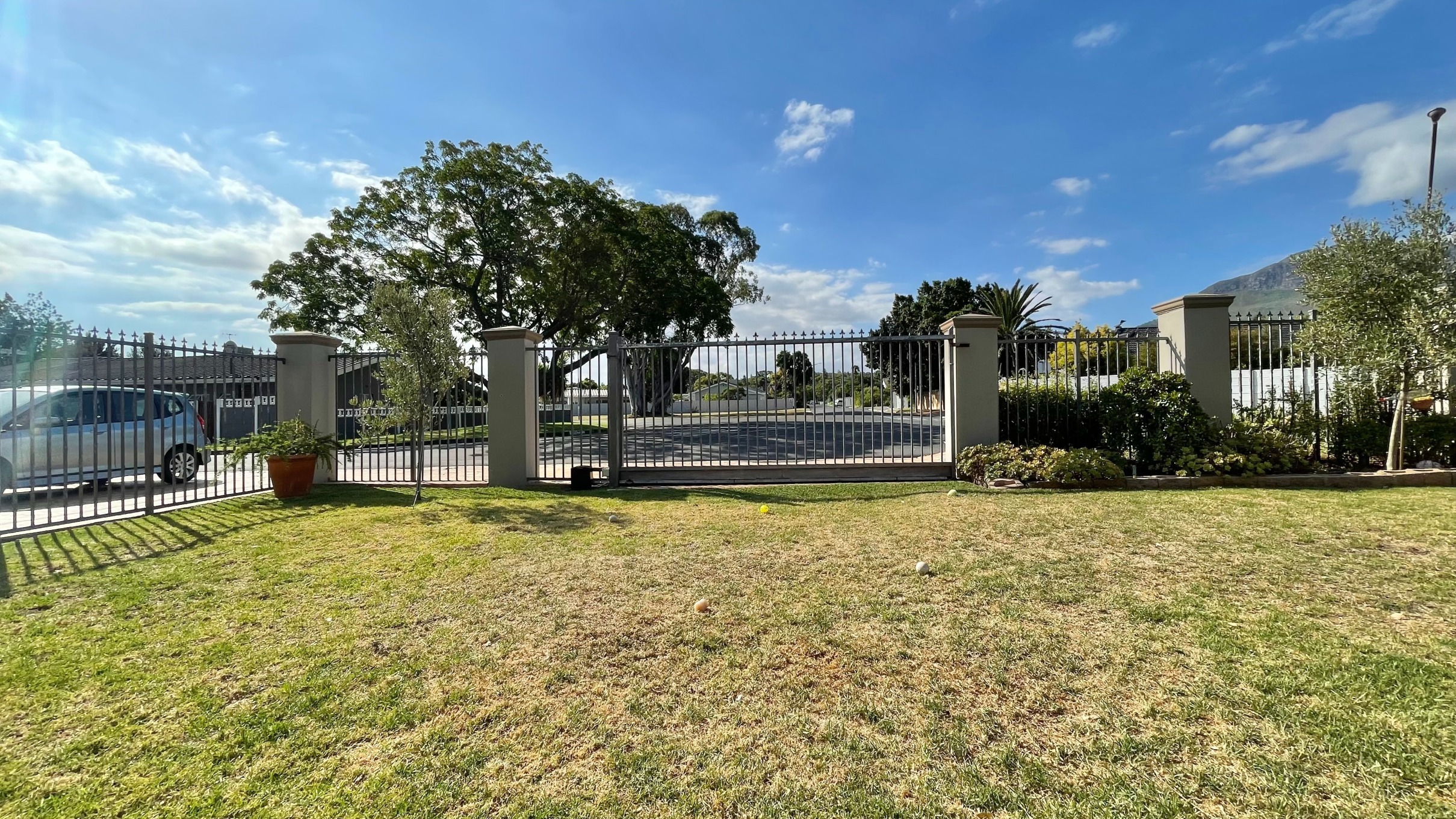 4 Bedroom Property for Sale in Roundhay Western Cape